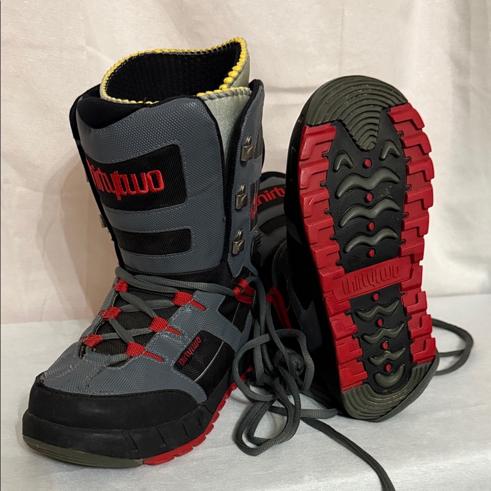 Thirty two Gray and Red Snowboard Boots men’s thirtytwo snowboarding boots